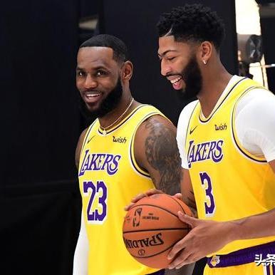 湖人布拉德利去哪了?从防守尖兵到悄然离队,他的NBA轨迹令人唏嘘 湖人布拉德利去哪了?从防守尖兵到悄然离队,他的NBA轨迹令人唏嘘
