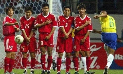 国足世界杯进八强的那一年,一个被记忆错置的黄金梦 国足世界杯进八强的那一年,一个被记忆错置的黄金梦