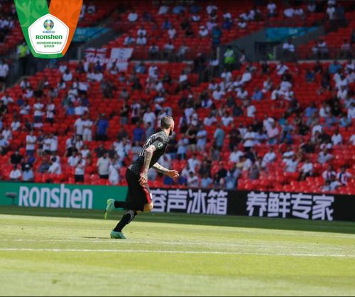 今晚欧洲杯哪两队?一场悬念与激情并存的巅峰对决 今晚欧洲杯哪两队?一场悬念与激情并存的巅峰对决