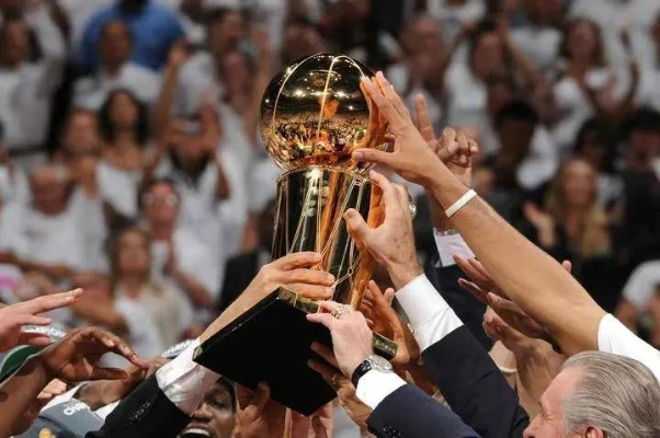 站在巨人肩膀上的冠军，NBA历史排名最低的总冠军之谜