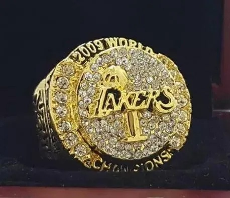杜兰特与他的NBA总冠军戒指,争议之外的硬核荣耀 杜兰特与他的NBA总冠军戒指,争议之外的硬核荣耀